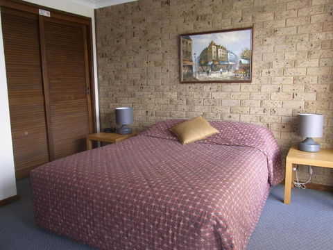 A Furnished Townhouse In Goulburn - Lightning Ridge Tourism 6
