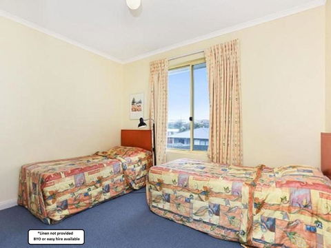 Tahren Beachfront Shack - Lightning Ridge Tourism 1