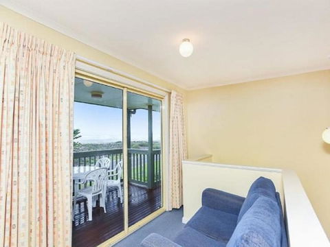 Tahren Beachfront Shack - Lightning Ridge Tourism 5