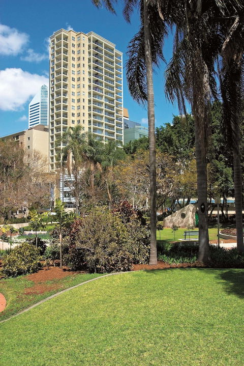 Oaks Brisbane Lexicon Suites - Lightning Ridge Tourism 4