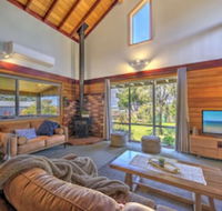 Freedom at Freycinet - Lightning Ridge Tourism