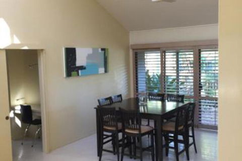 Elwood Retreat Serenity - Lightning Ridge Tourism 1