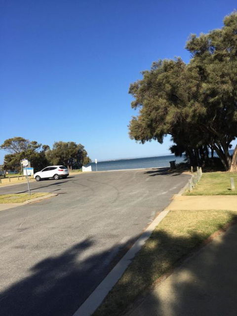 Falcon Bay 4x4 Townhouse - Lightning Ridge Tourism 5