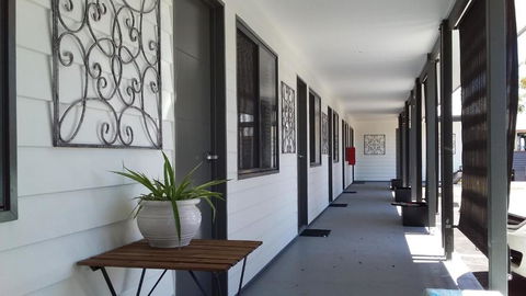 Verandah Motel - Lightning Ridge Tourism 2