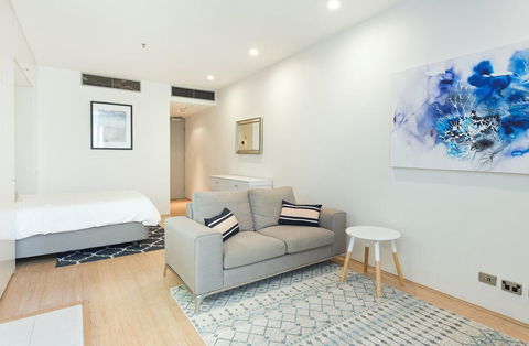 TT302 Darlinghurst Sydney Studio - Lightning Ridge Tourism 4