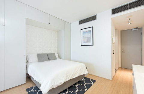 TT302 Darlinghurst Sydney Studio - Lightning Ridge Tourism 6