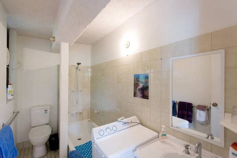 Beach Haven Studio - Lightning Ridge Tourism 1