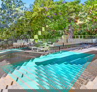 Hamptons Hideaway at the Cove - Lightning Ridge Tourism