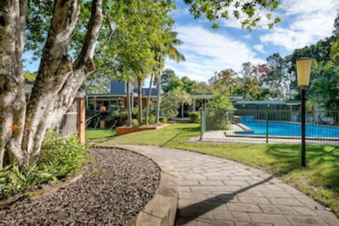 Brookfield Retreat - Lightning Ridge Tourism 0
