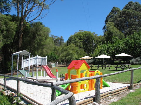 Pemberton Lake View Chalets - Lightning Ridge Tourism 4
