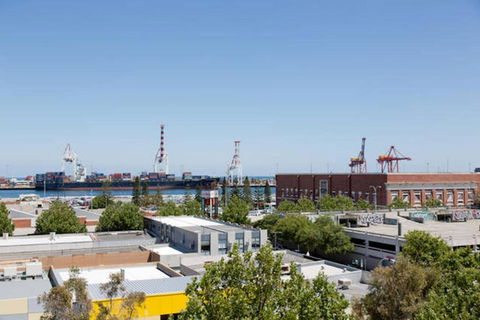 Ocean Harbour Views - Lightning Ridge Tourism 1