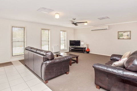 Ulmara 2 - Lightning Ridge Tourism 6