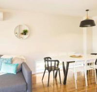 New Designer Home  Parking  Close to Airport - Lightning Ridge Tourism