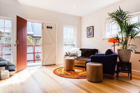 VERA, 1BDR South Melbourne Apartment - Lightning Ridge Tourism 4