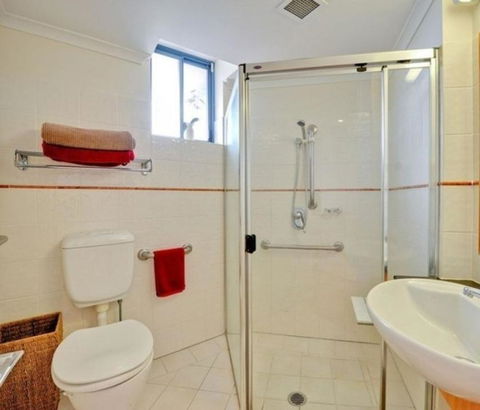 Shevlin Apartments - Lightning Ridge Tourism 3