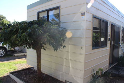 Wonky Stables Holiday Park - Lightning Ridge Tourism 2