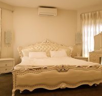 Signature Townhouse in Doncaster - Lightning Ridge Tourism
