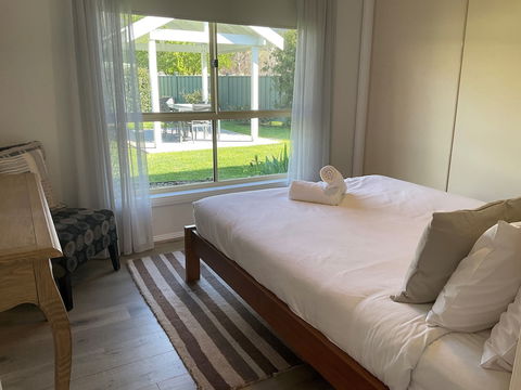 Valley View Townhouse - On The RAIL TRAIL - Lightning Ridge Tourism 1