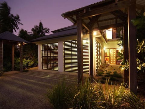 Hai Villa Port Douglas - Lightning Ridge Tourism 0