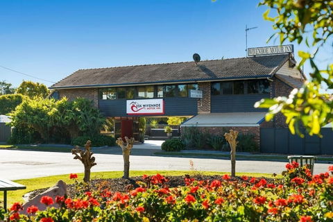 Esk Wivenhoe Motor Inn - Lightning Ridge Tourism 5