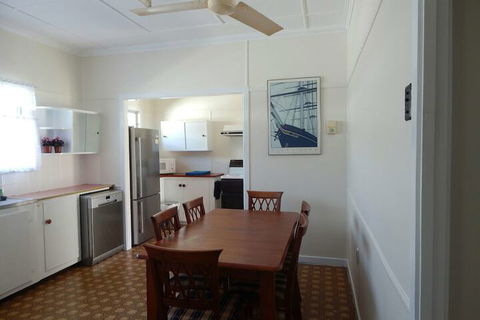Sailor's Rest Holiday House - Lightning Ridge Tourism 2