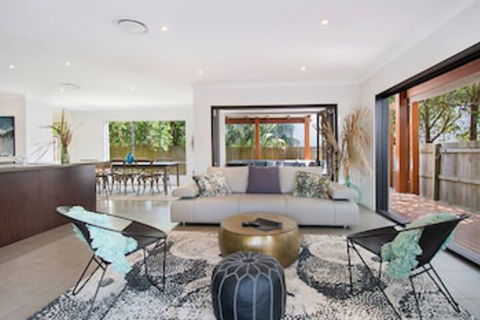 La Luna Lennox Head - Lightning Ridge Tourism 0