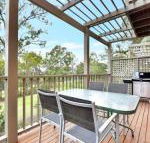 Villa Prosecco Located Within Cypress Lakes - Lightning Ridge Tourism