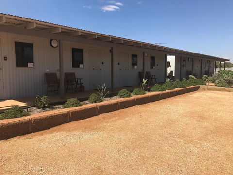 Norwesta Lifestyle Park - Lightning Ridge Tourism 2