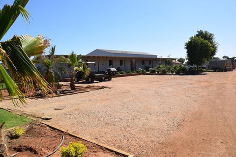 Norwesta Lifestyle Park - Lightning Ridge Tourism 1