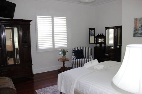Fairlawn Estate - Lightning Ridge Tourism 5