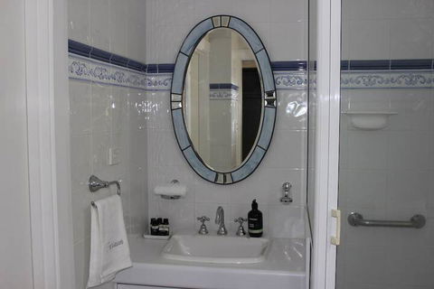 Fairlawn Estate - Lightning Ridge Tourism 4