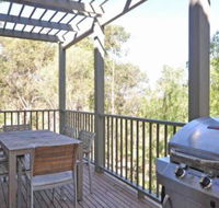 Villa Petit Verdot Located Within Cypress Lakes - Lightning Ridge Tourism