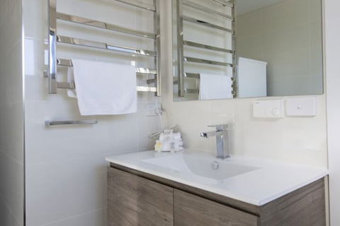 T-Bar On Twynam - Lightning Ridge Tourism 1