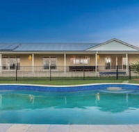 Your Luxury Escape Byron Sunset Breeze - Lightning Ridge Tourism