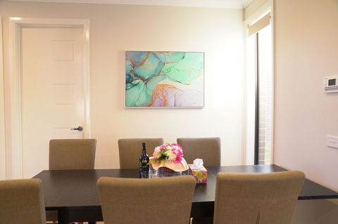 A Brand New House Near Boxhill - Lightning Ridge Tourism 6