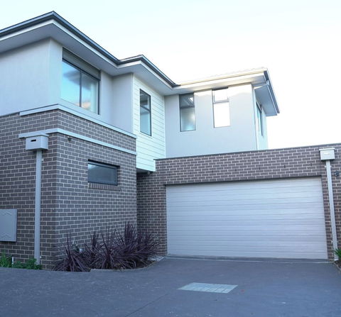 A Brand New House Near Boxhill - Lightning Ridge Tourism 0