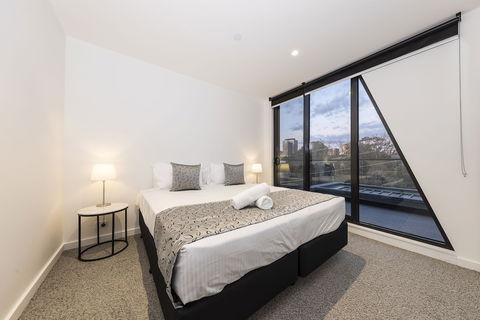 Q Squared Serviced Apartments - Lightning Ridge Tourism 1