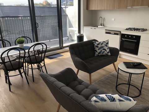Q Squared Serviced Apartments - Lightning Ridge Tourism 5