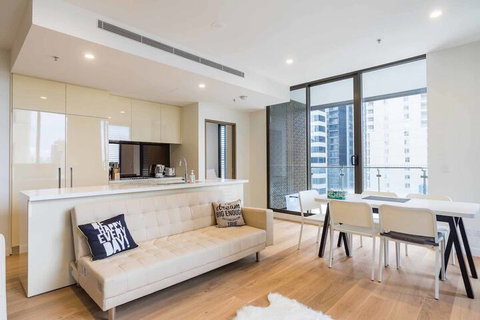 Fabulous City 2 BDR Apt In New Building - Lightning Ridge Tourism 7