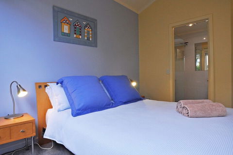 THE Sails 4 Linen Included Central Location - Lightning Ridge Tourism 1