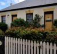 Sargeants  Armoury Cottages 1823 - Lightning Ridge Tourism