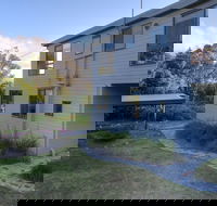 Cove Beach Apartment 1 - Lightning Ridge Tourism