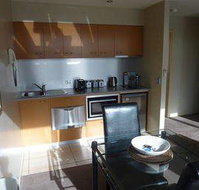 Flinders Lane Holiday Apartments - Lightning Ridge Tourism
