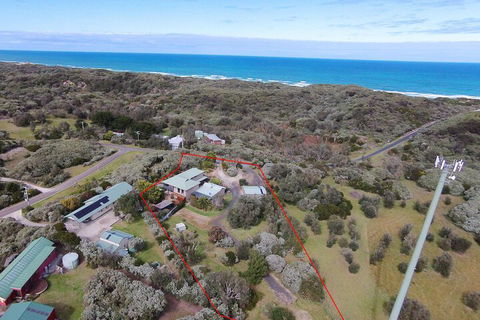 Venus Escapes Guesthouse - Lightning Ridge Tourism 3