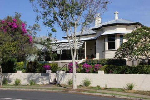 Brisbane Milton Bed & Breakfast - Lightning Ridge Tourism 0