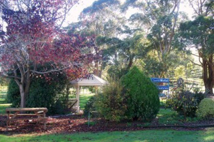 Agnes VIC Lightning Ridge Tourism