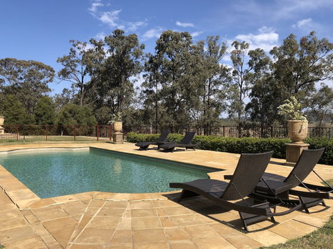 Villa Provence - Lightning Ridge Tourism 5