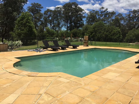 Villa Provence - Lightning Ridge Tourism 3