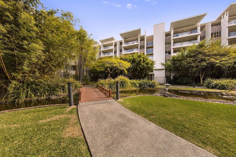 Oaks Brisbane Mews Suites - Lightning Ridge Tourism 2