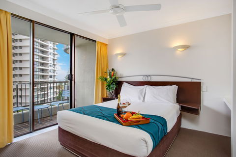Pacific Resort Broadbeach - Lightning Ridge Tourism 6